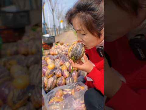 Savor the Freshness of These Expertly Picked Fruits #shorts #sweets #fresh #fruitsandveggies 🍉🍎🍓🥭