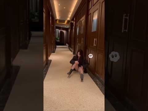 간다간다 쑝간다. 복도 콰당녀