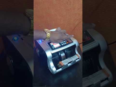 Automatic Counting of 200 and <strong>10</strong> Rupee <strong>Notes</strong> Worth Rs 40,000 Using a Currency Counter Machine 💸📊 #rs