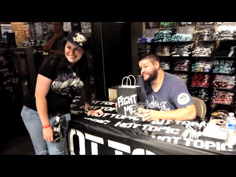 WWE's Kevin Owens - In Store Appearance Garden State Plaza - UCTEq5A8x1dZwt5SEYEN58Uw