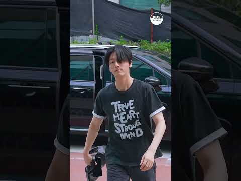 SF9 (에스에프나인) 뮤직뱅크 출근길 | 260828