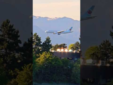 Air Canada Boeing 777 - 300ER aircraft landing #airplanelanding #airplanespotting #planespotting