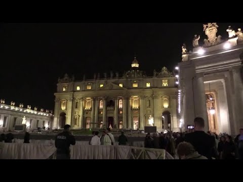Veglia Pasquale nella Basilica di San Pietro, le voci dei fedeli: "Una bellissima celebrazione"