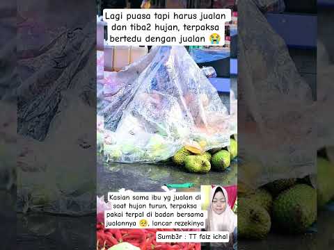 MOMENT SEORANG IBU BERJUALAN DI PASAR SAAT HUJAN #videoviral #infohariini #infoterbaru