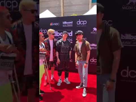 We’re LIVE with CNCO exploring the #BBMAs red carpet for the first time! 📽: Billboards