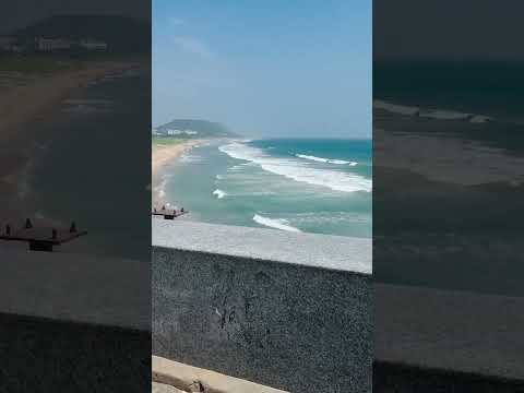 നീലയും വെള്ളയും പച്ചയും എല്ലാം കൂടി.#vishakapatnam #beautiful