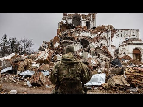 Combatentes russos lutam pela Ucrânia e contra Vladimir Putin