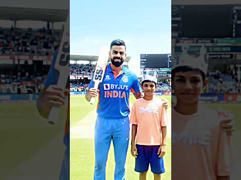 Virat Kohli iss ladke ko King banaa diye...🏆👑💯 #cricket #ipl #viral shots  #cricket fan