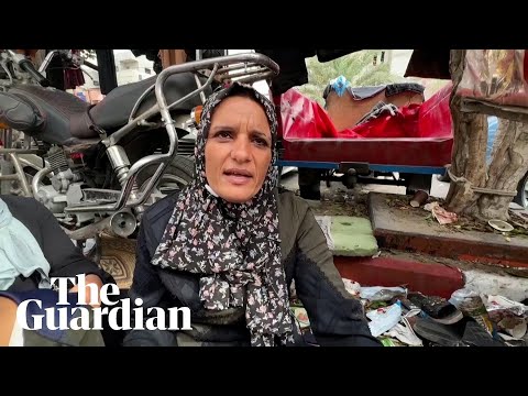 Palestinians flee after Israeli forces surround Gaza's biggest hospital