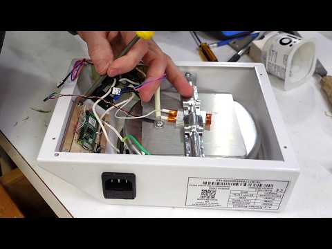 Hacking a chocolate tempering machine with Pi Pico