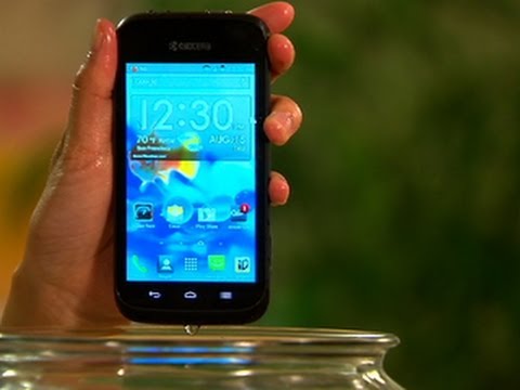 Take a dip with the 3G Kyocera Hydro Edge - UCOmcA3f_RrH6b9NmcNa4tdg