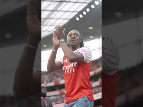 EMIRATES STADIUM WELCOMES EZE FOR THE FIRST TIME 😍 #arsenal #premierleague
