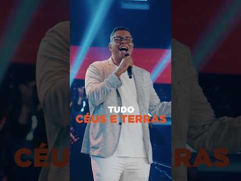 Quanto mais nos rendemos aos pés de Jesus, mais perto estamos do coração do Pai.