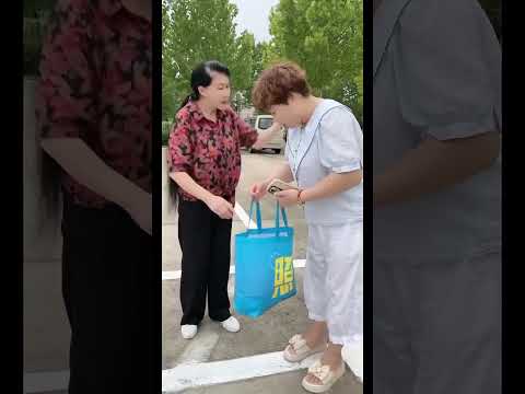 Kind woman help #motivation #positivevibes #lnspiration