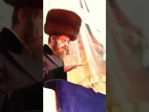 האדמו"ר מסאדיגורה במעמד הדלקת המדורה בל"ג בעומר
