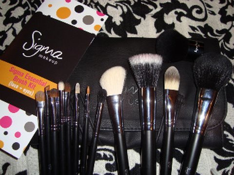 SIGMA! Affordable MAC-Quality Brushes - UCrKdCadbo4eN_toHMa4-FSA