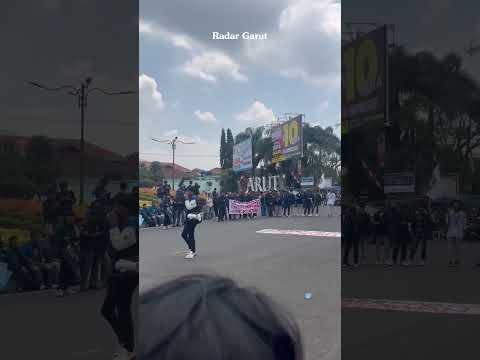 Aliansi Mahasiswa dan Masyarakat Garut Melakukan aksi demo di Bundaran Simlim pada 02 September 2025