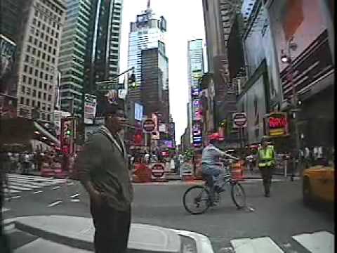 cruising on my burgman 400 in Manhattan - New York City - UCTs-d2DgyuJVRICivxe2Ktg