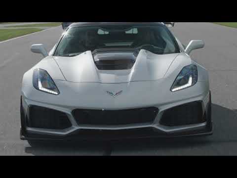 The 2019 Chevrolet Corvette ZR1 Is a Screaming Deal