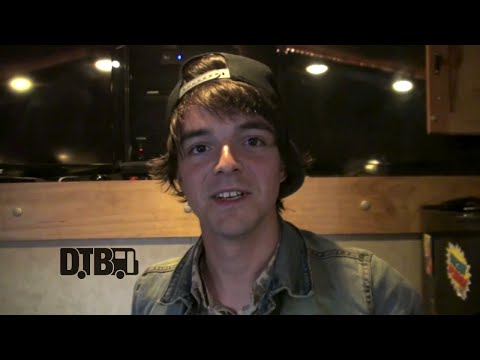 Chunk! No, Captain Chunk! / Bertrand Poncet - BUS INVADERS Ep. 700 [Warped Edition 2014] - UCybDimFZ3eoUQxSArdqCe9g