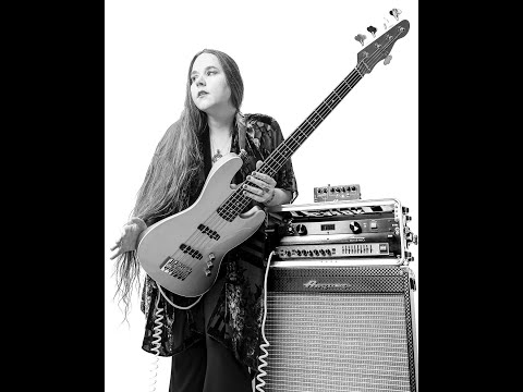 Ampeg SVT Time Live with Amanda McCoy