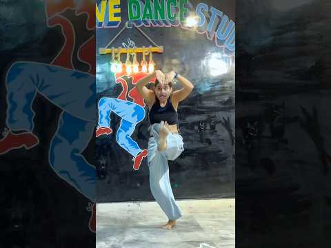 Dash ke naginiya farar ho 🐍🐍…#bhojpuri #dance #foryou #viralvideo #youtubeshorts #ytshorts ✅