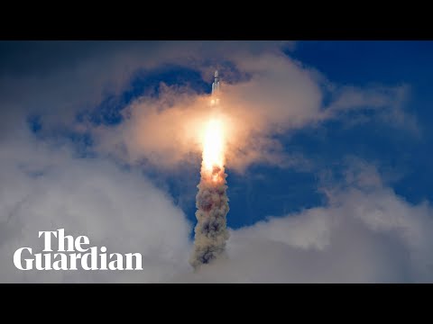 India successfully launches rocket for moon mission