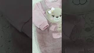 9093 macacao jardineira bebe menina em fleece com plush blush