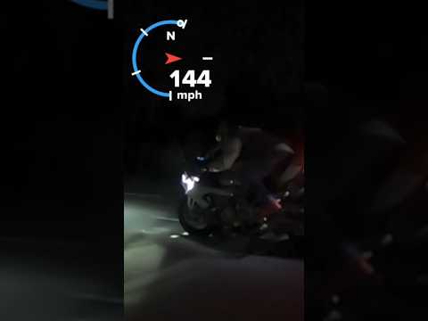 17 Yamaha R1M vs 22 BMW S1000RR #r1m #bmws1000rr #bmw #r1 #motorcycle