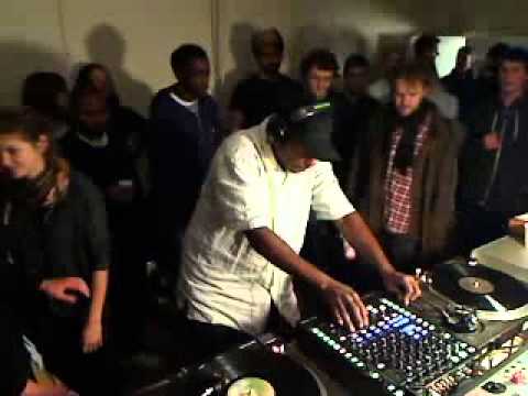 Theo Parrish 45 min Boiler Room DJ Set - UCGBpxWJr9FNOcFYA5GkKrMg