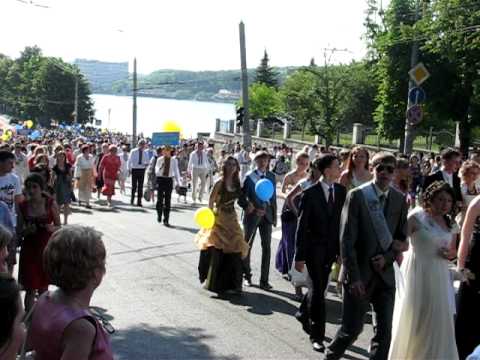 Тернопіль: початок параду випускників