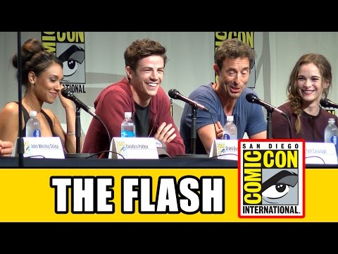 The Flash Comic Con Panel - Grant Gustin, Candice Patton, Danielle Panabaker, Carlos Valdes - UCS5C4dC1Vc3EzgeDO-Wu3Mg