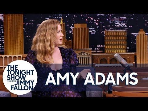 Amy Adams Uses Her "Mom Voice" on Red Carpets and the Sharp Objects Set - UC8-Th83bH_thdKZDJCrn88g