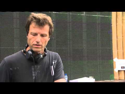 Tomorrowland 2014 | Hernan Cattaneo - UCsN8M73DMWa8SPp5o_0IAQQ