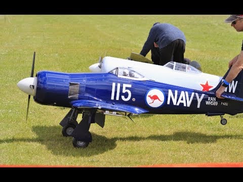 WW2 RADIAL WARBIRD RC SLOT / DISPLAY AT LMA RAF TIBENHAM - 2017 - UCMQ5IpqQ9PoRKKJI2HkUxEw