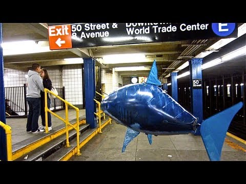 the flying shark in NYC by Casey Neistat - UCtinbF-Q-fVthA0qrFQTgXQ
