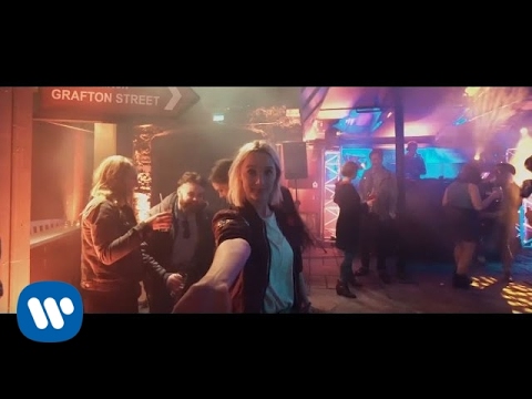 Ed Sheeran - Galway Girl [Official Video] - UC0C-w0YjGpqDXGB8IHb662A