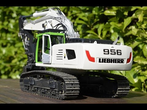 RC EXCAVATOR LIEBHERR 956 DEMONSTRATION OF THE QUICK COUPLER - UCiEqmyQy5AlAEo3kE4G-1sw