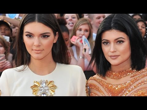 Top 10 Most Memorable Red Carpet Outfits - UC3rLoj87ctEHCcS7BuvIzkQ