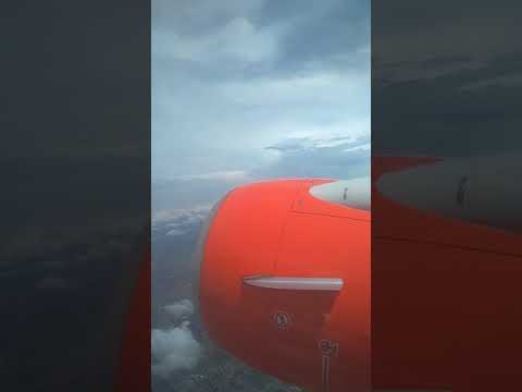 Terbang diatas awan