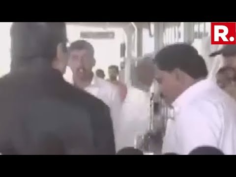 Video - Siddaramaiah SHOCKER: Former Karnataka CM SLAPS Aide Publically At Mysore Airport #India #Congress