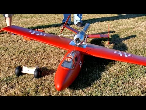 HEINKEL HE-162 SALAMANDER PULSO JET LOUD AND FAST FLIGHT DEMONSTRATION / RC Airshow Oppingen 2015 - UCH6AYUbtonG7OTskda1_slQ