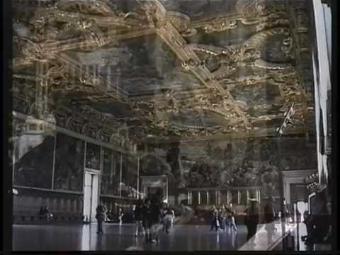 Walking, Doges Palace, comments, concert Venice 2_99A - UCvW8JzztV3k3W8tohjSNRlw