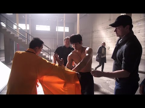 Philip Ng channels Bruce Lee in WWE Studios' "Birth of the Dragon" - UCJ5v_MCY6GNUBTO8-D3XoAg