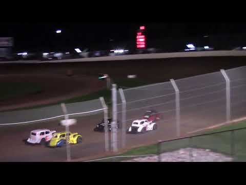 8/13/22 Legend Feature Beaver Dam Raceway - dirt track racing video image