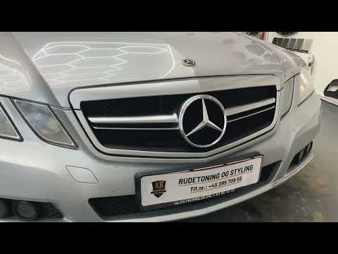 Come smontare e sostituire la griglia del paraurti anteriore della Mercedes Classe E