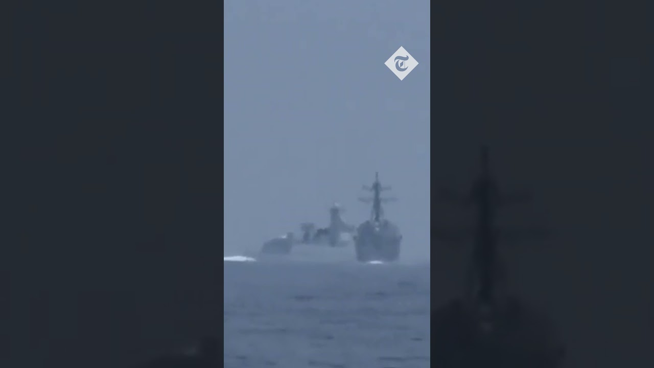 Moment #Chinese warship nearly crashes into a #USdestroyer in the #Taiwan Straight