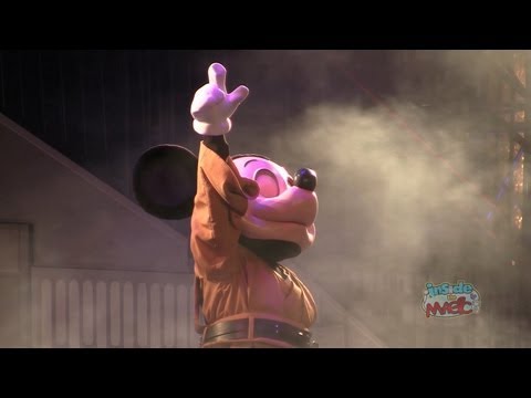 First time Jedi Mickey dances to Pitbull, Michael Jackson in Dance-Off With the Star Wars Stars 2013 - UCYdNtGaJkrtn04tmsmRrWlw