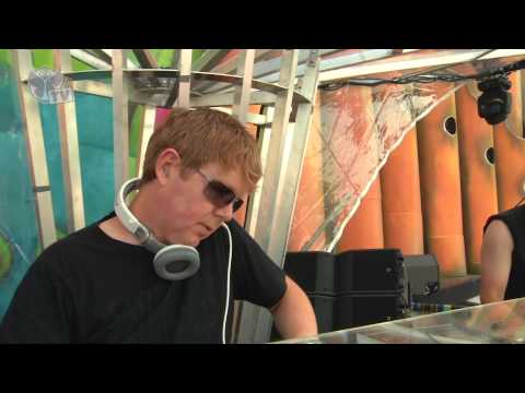 Tomorrowland 2013 - John Digweed - UCsN8M73DMWa8SPp5o_0IAQQ