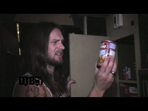 While She Sleeps - BUS INVADERS Ep. 505 [Warped Edition 2013] - UCybDimFZ3eoUQxSArdqCe9g